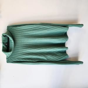 Lush Sweater | Size Medium